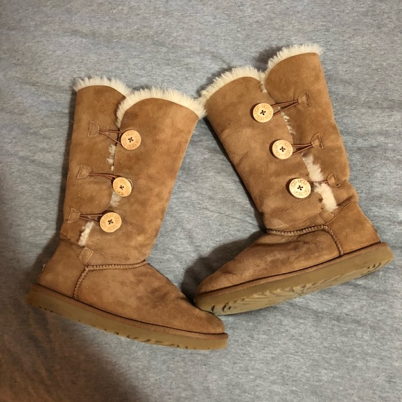 UGG Triplet Bailey Button Boot - Picture 1 of 8